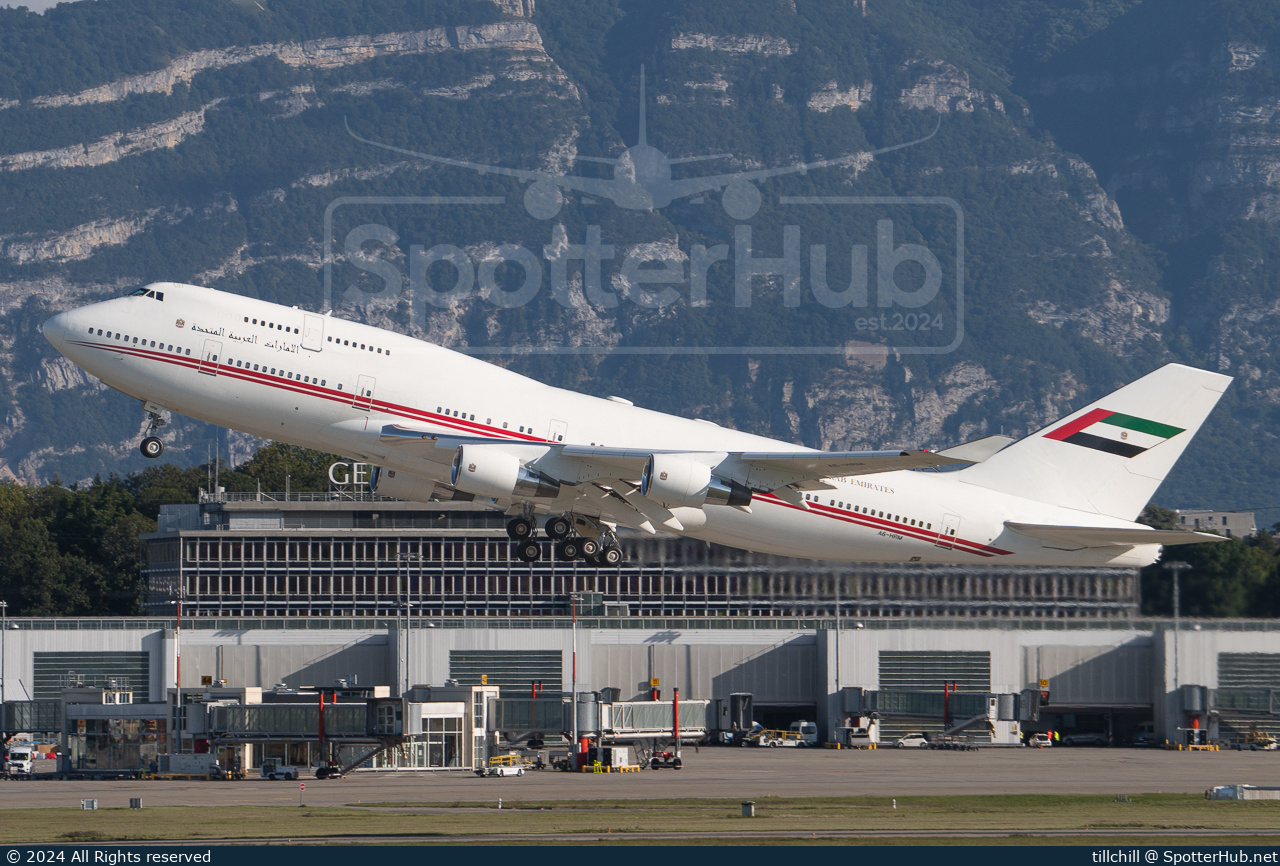 Photo of A6-HRM - Boeing 747-422 operated by Dubai Royal Air Wing