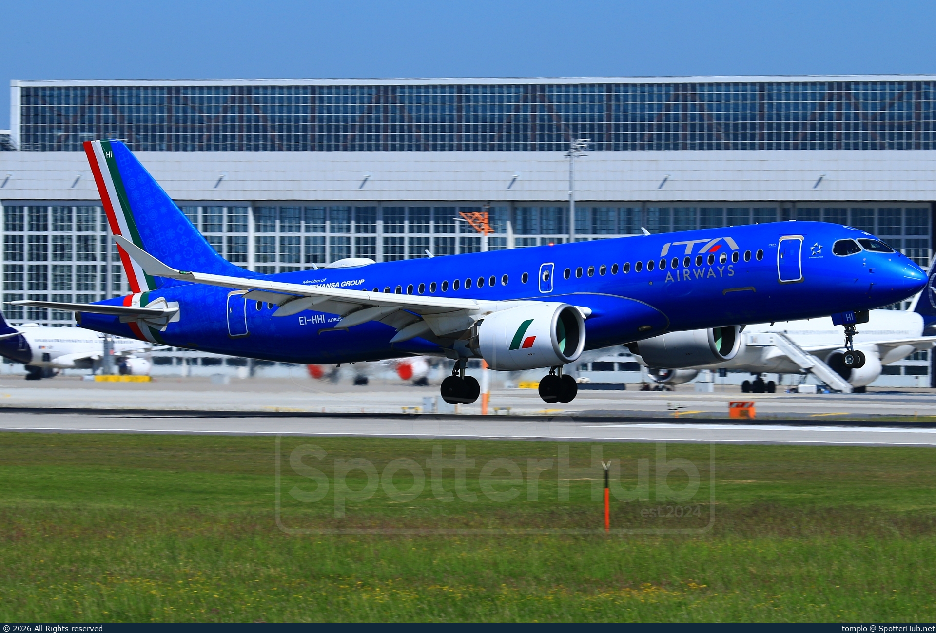 Photo of EI-HHI - Airbus A220-300 operated by ITA Airways