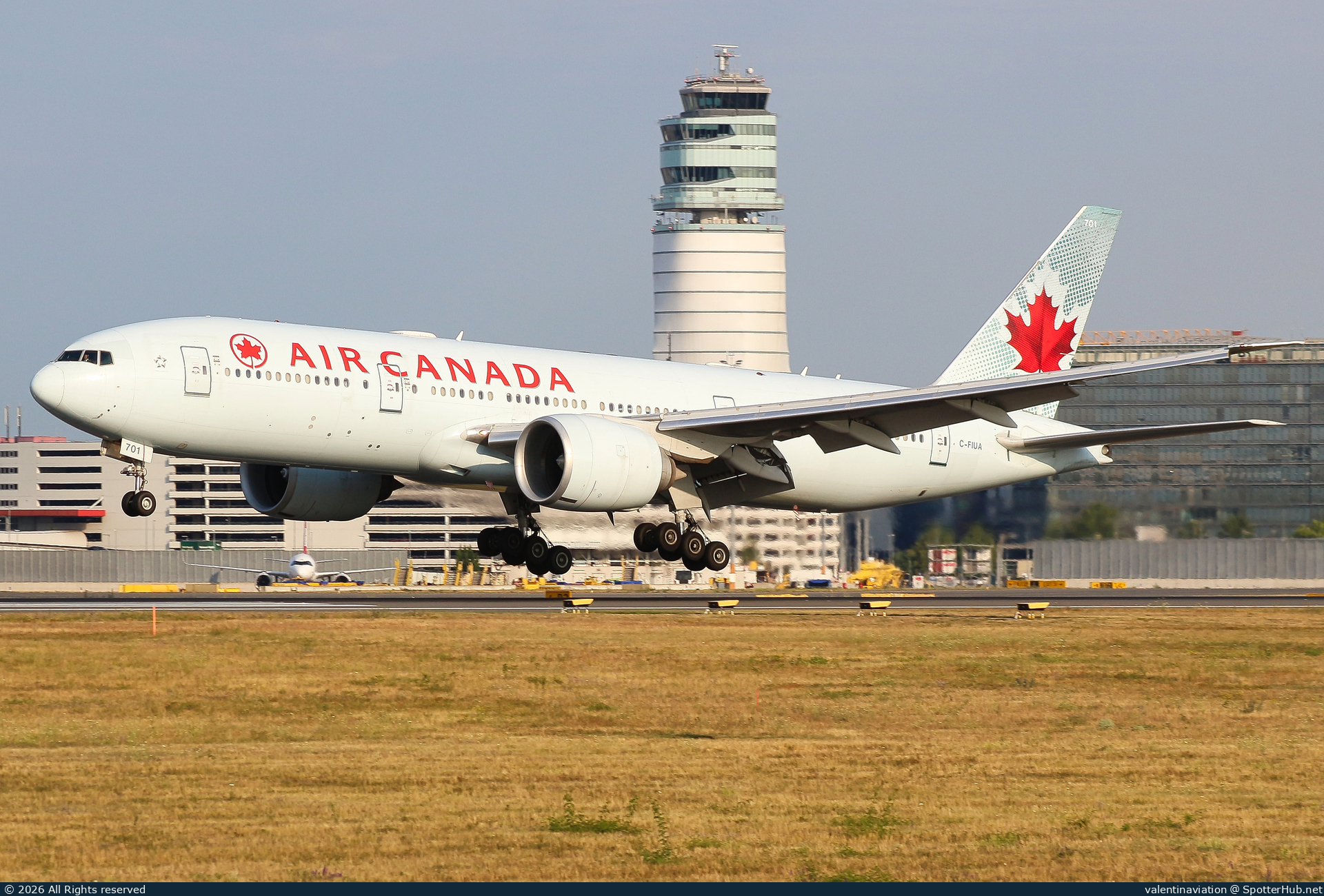 Photo of C-FIUA - Boeing 777-233(LR) operated by Air Canada