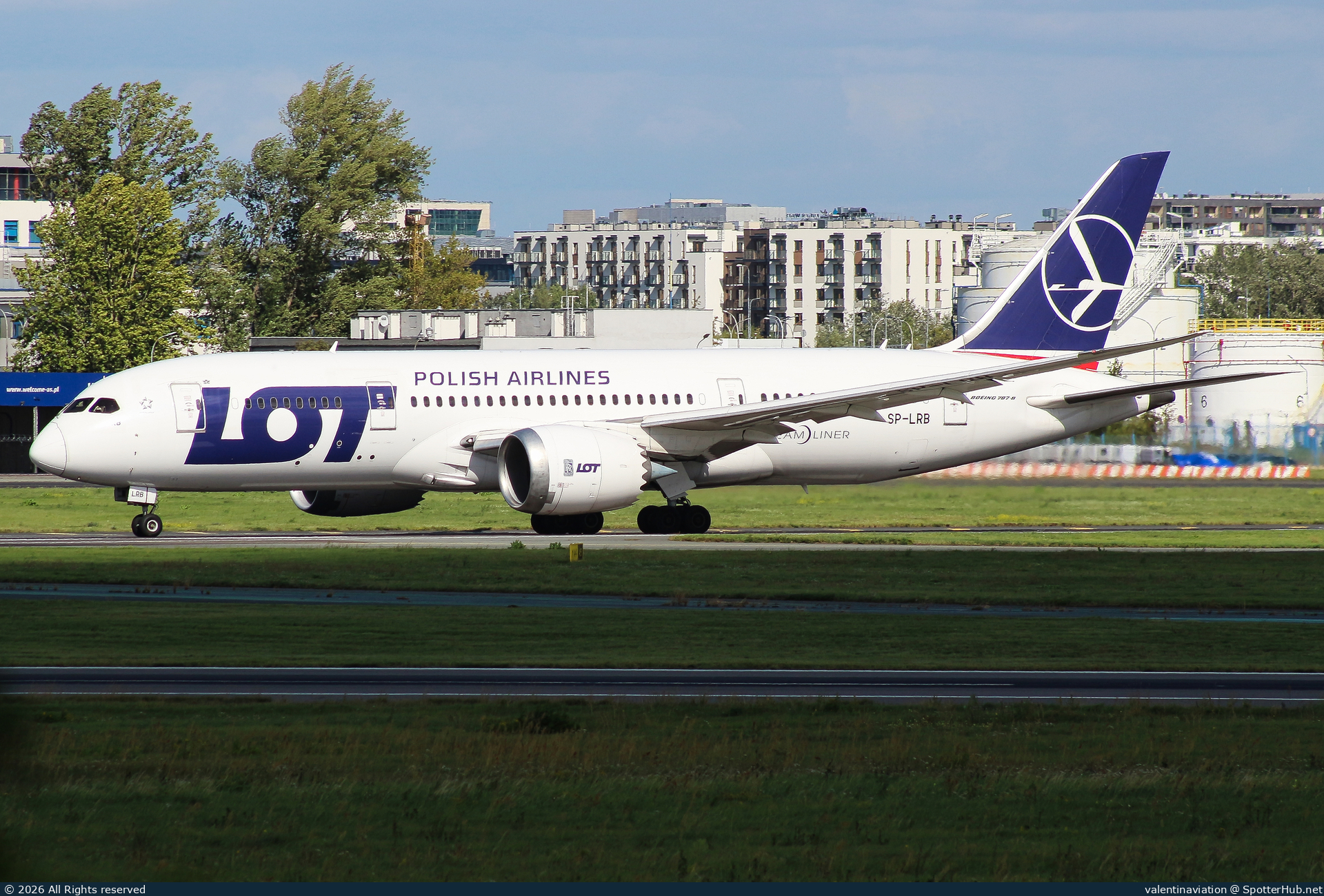 Photo of SP-LRB - Boeing 787-8 Dreamliner operated by LOT Polish Airlines