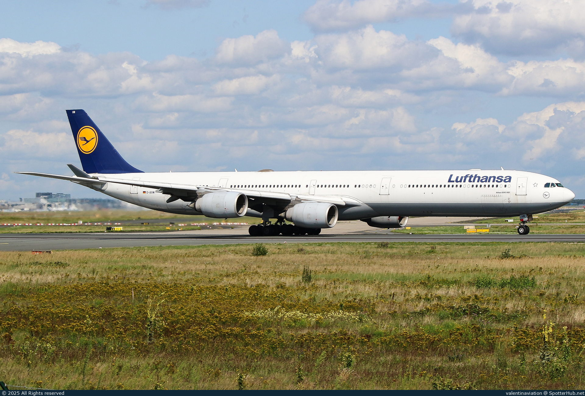 Photo of D-AIHW - Airbus A340-642 operated by Lufthansa