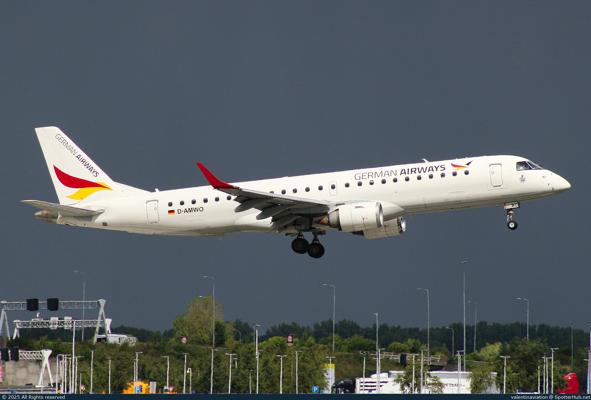 Photo of D-AMWO - Embraer ERJ-190AR operated by German Airways