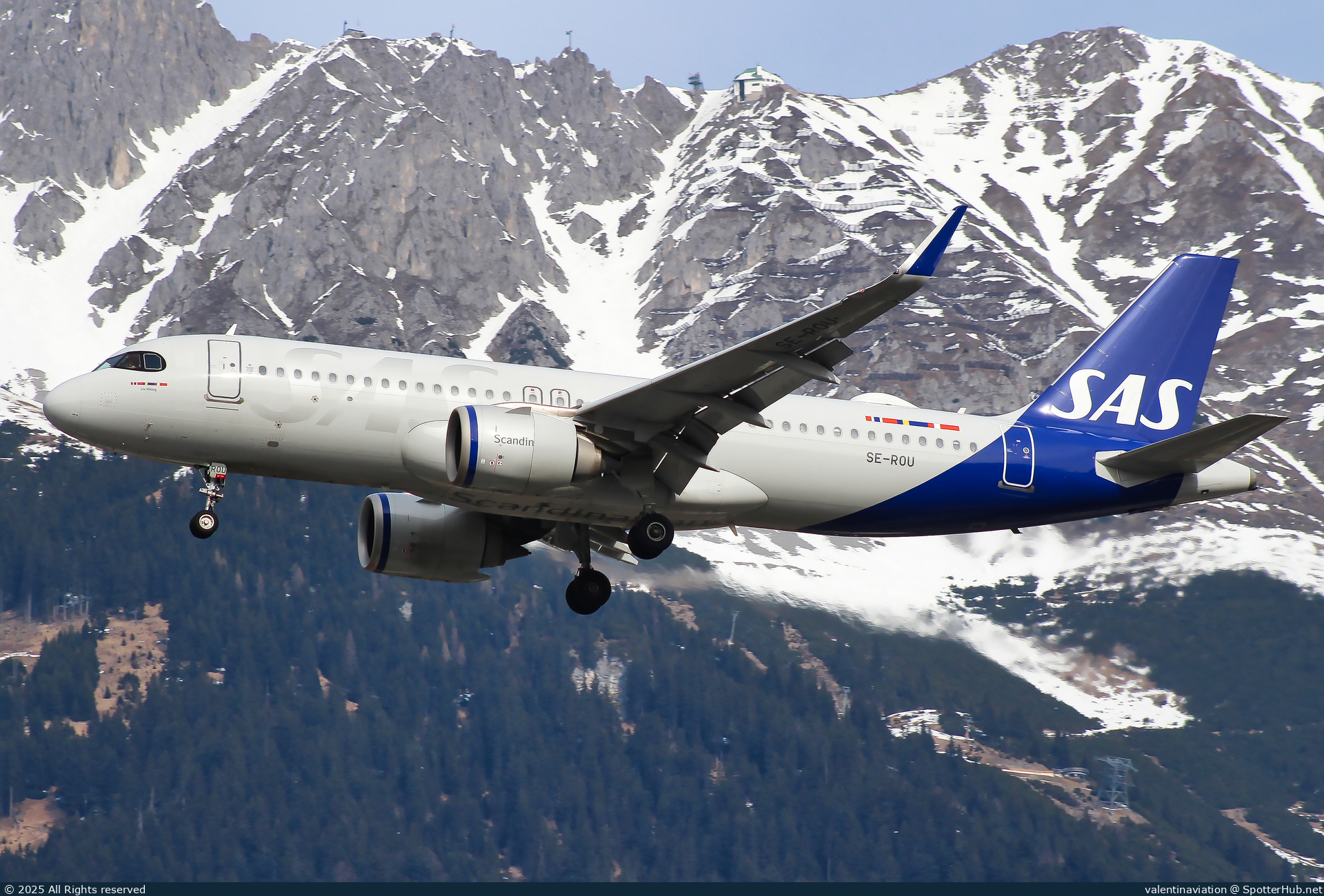 Photo of SE-ROU - Airbus A320-251N operated by SAS Scandinavian Airlines