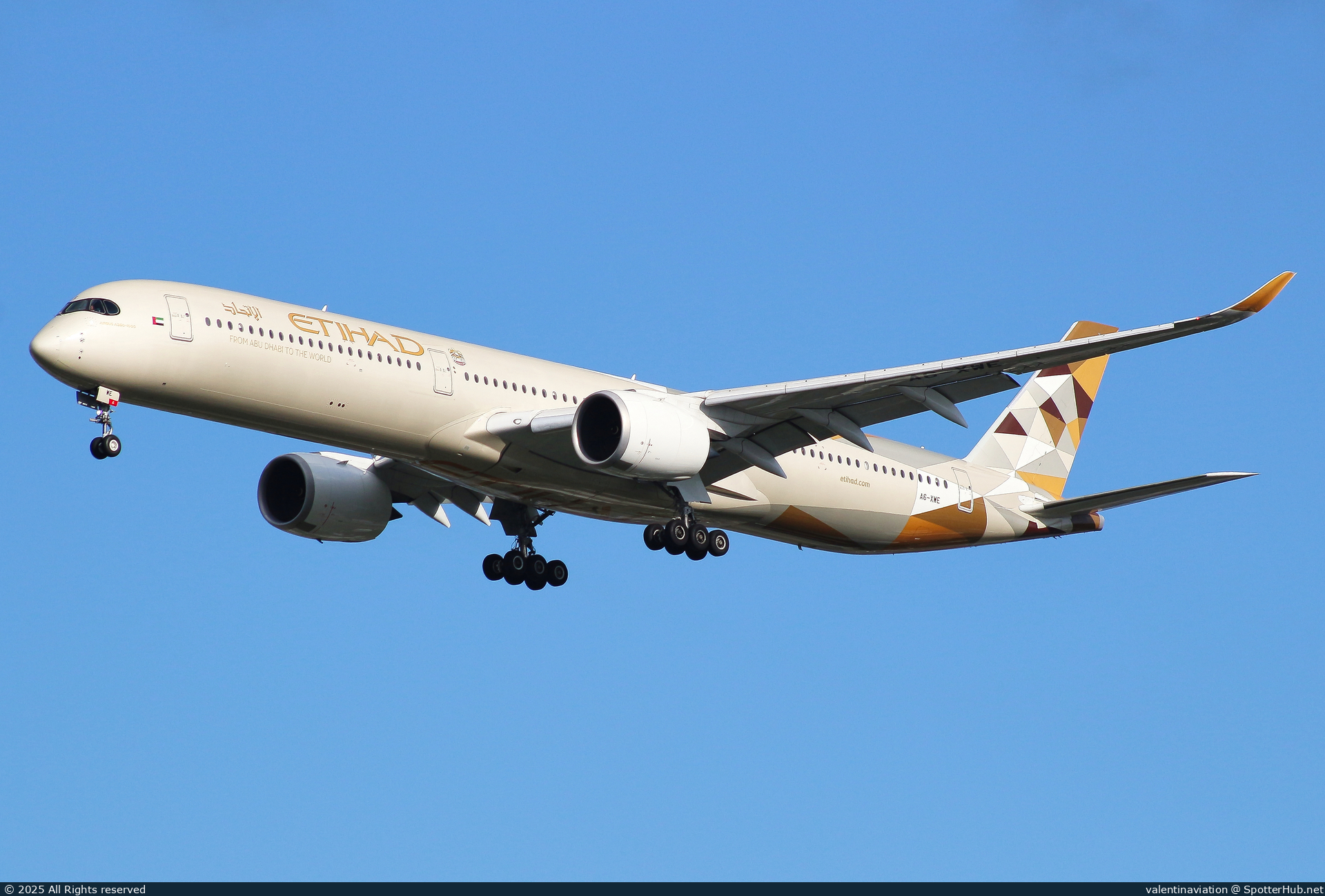 Photo of A6-XWE - Airbus A350-1041 operated by Etihad Airways