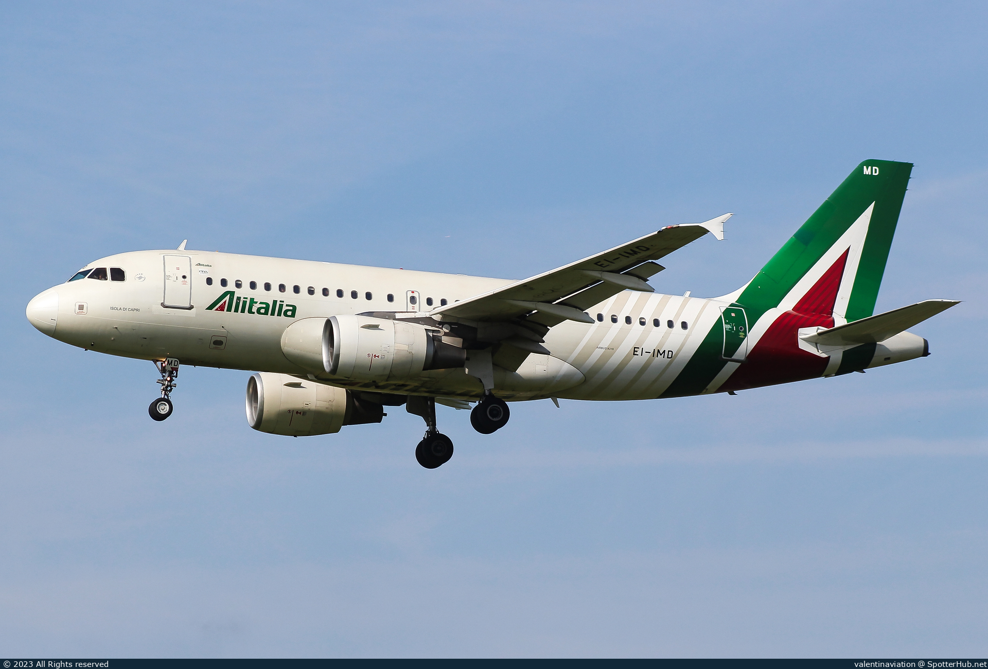 Photo of EI-IMD - Airbus A319-112 operated by Alitalia