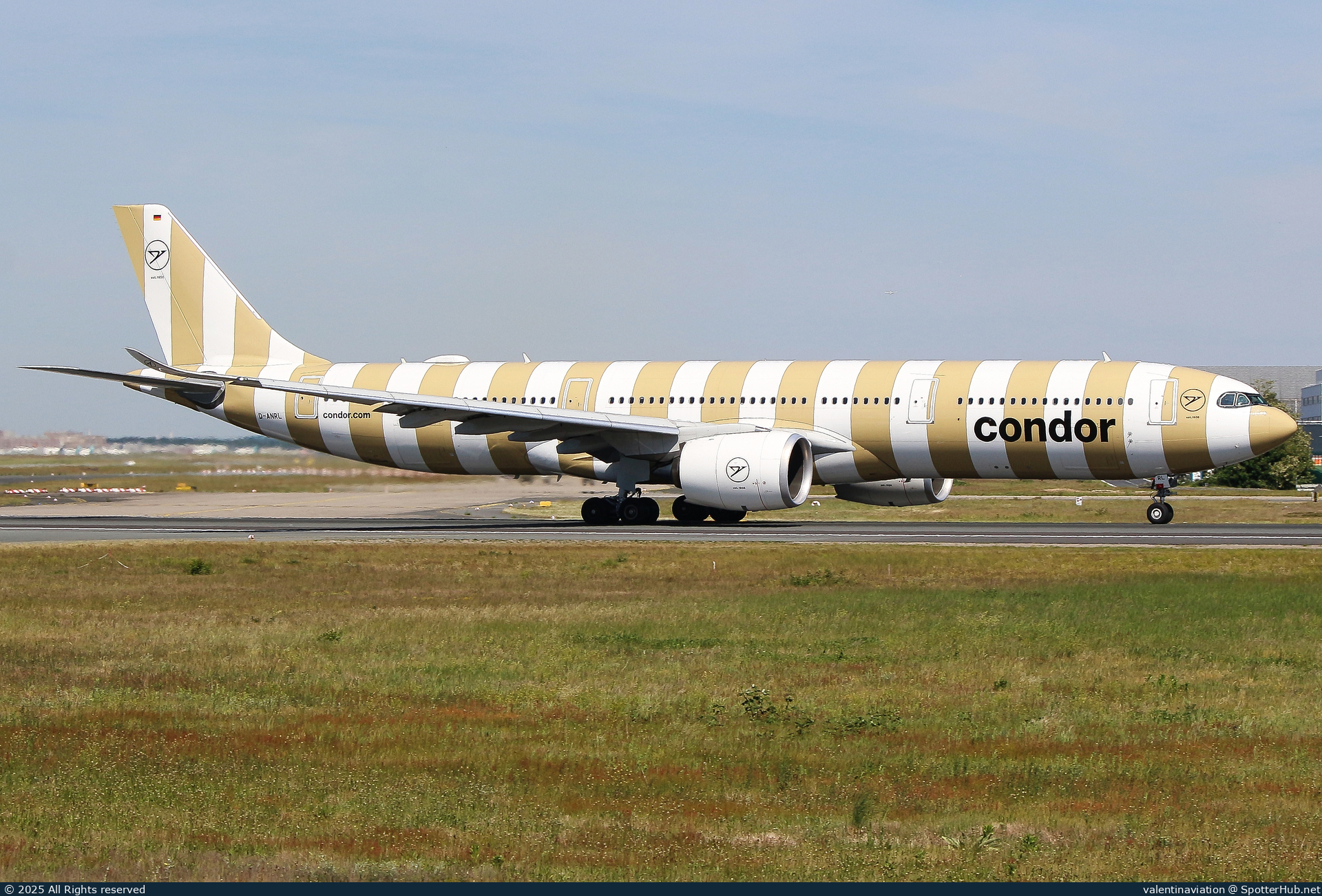 Photo of D-ANRL - Airbus A330-941 operated by Condor