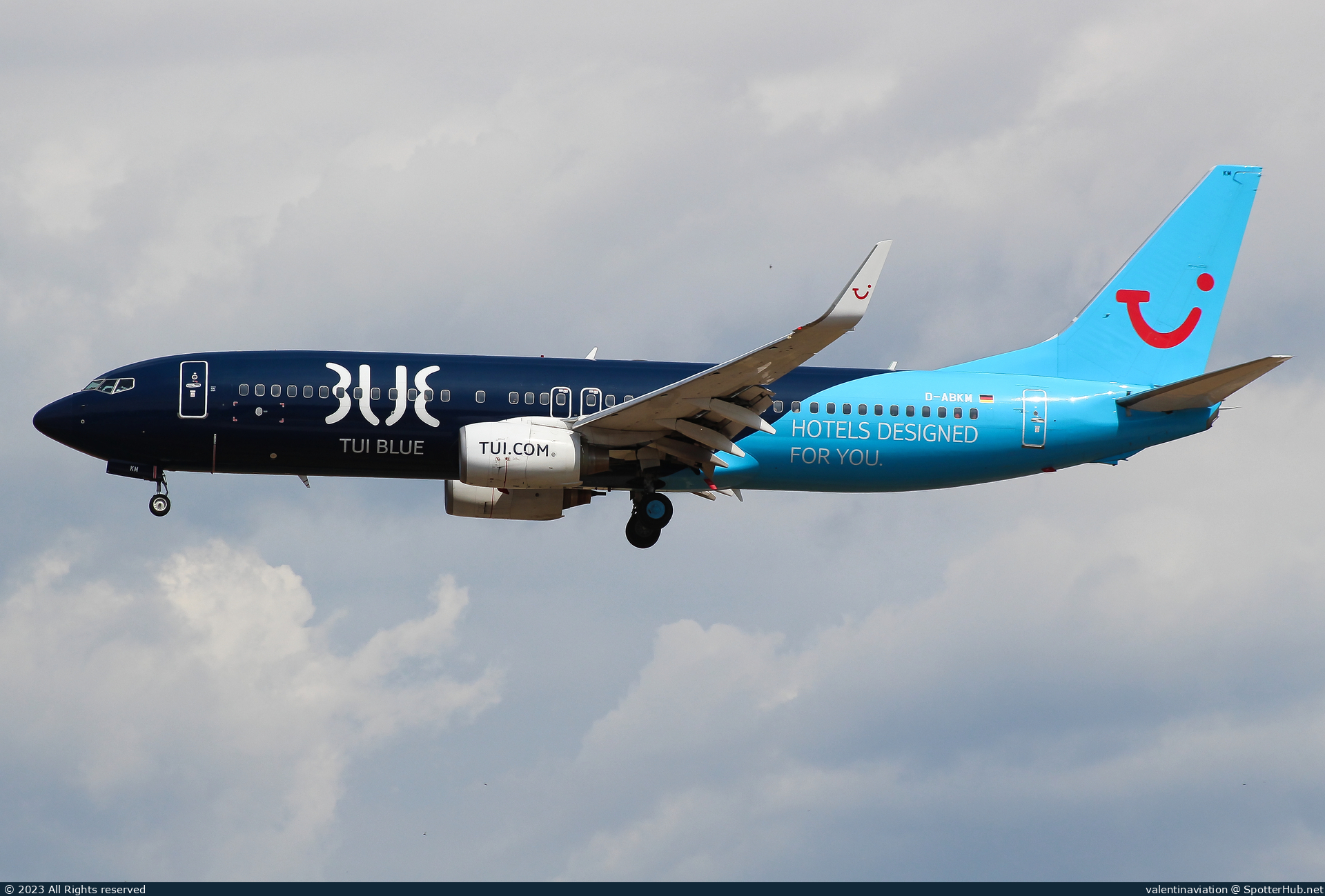Photo of D-ABKM - Boeing 737-86J operated by TUIfly