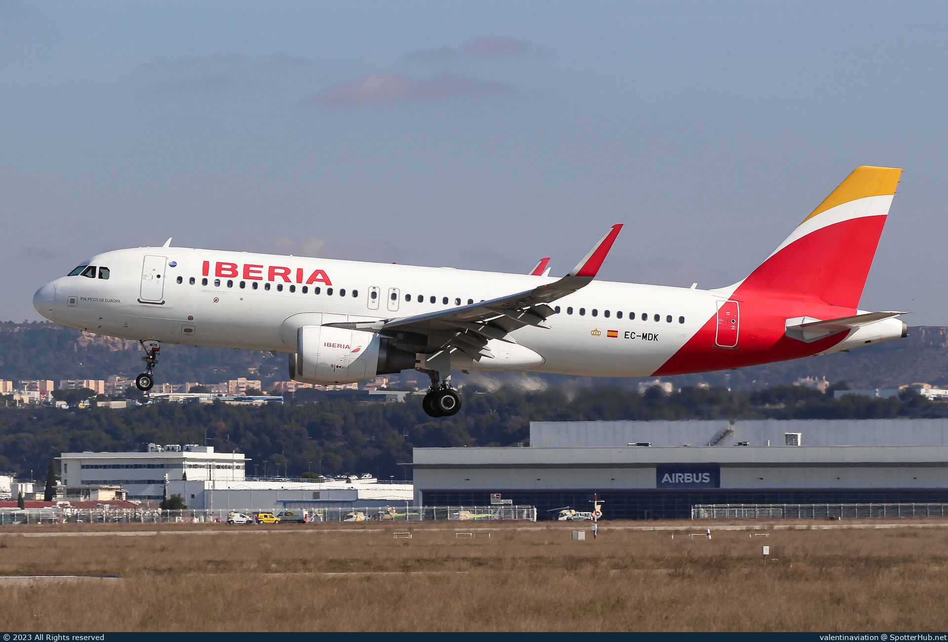 Photo of EC-MDK - Airbus A320-214 operated by Iberia