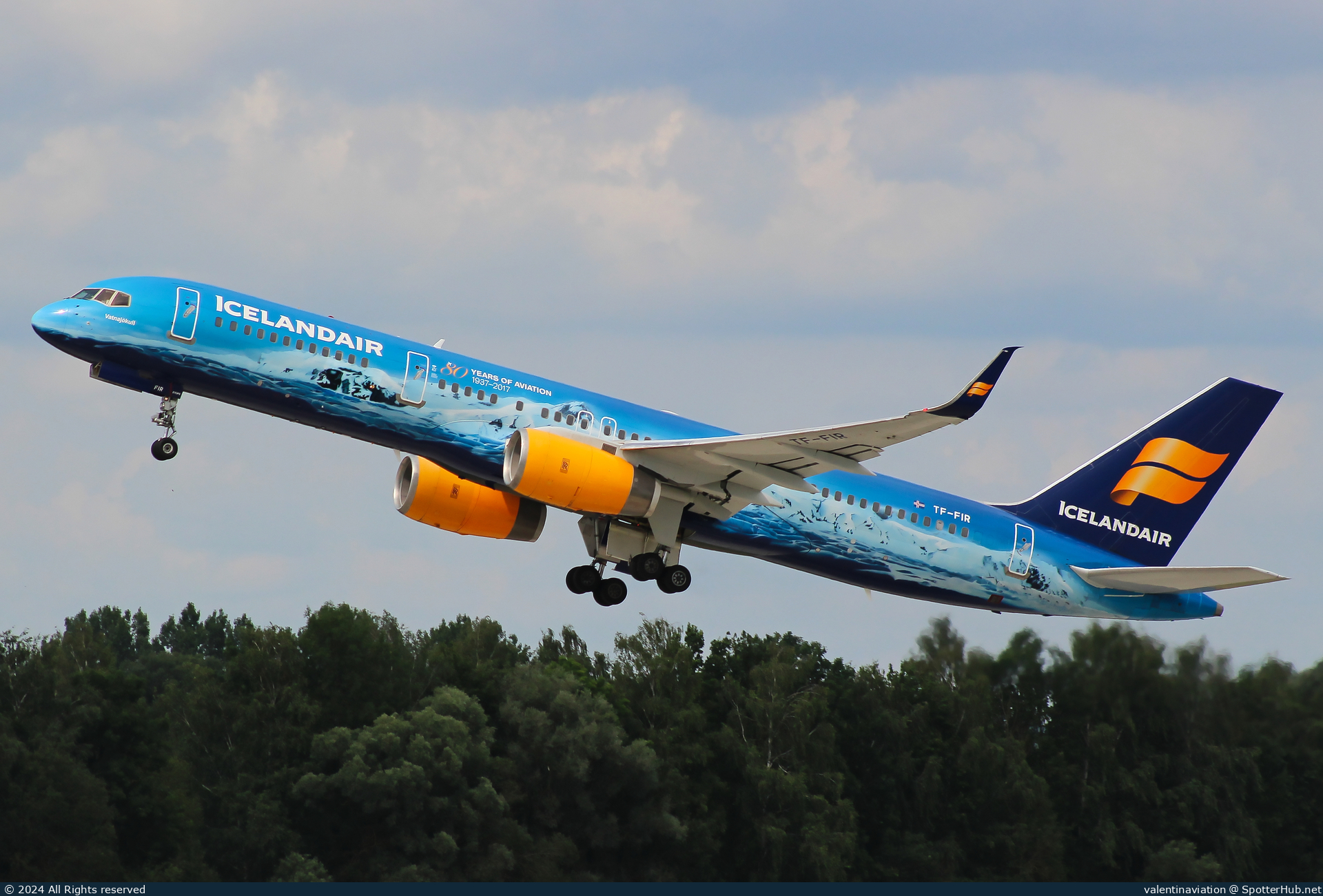 Photo of TF-FIR - Boeing 757-256 operated by Icelandair