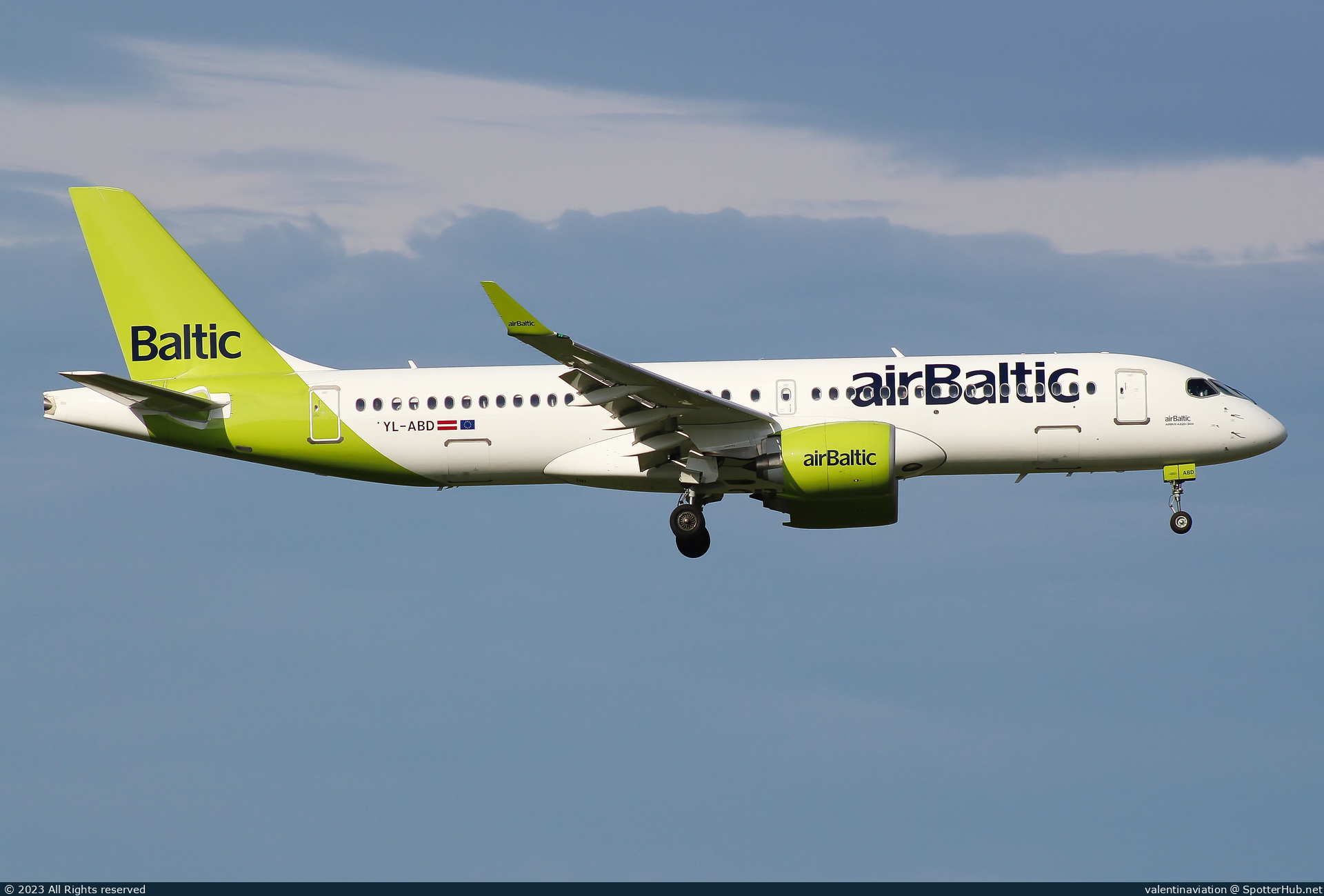 Photo of YL-ABD - Airbus A220-300 operated by airBaltic