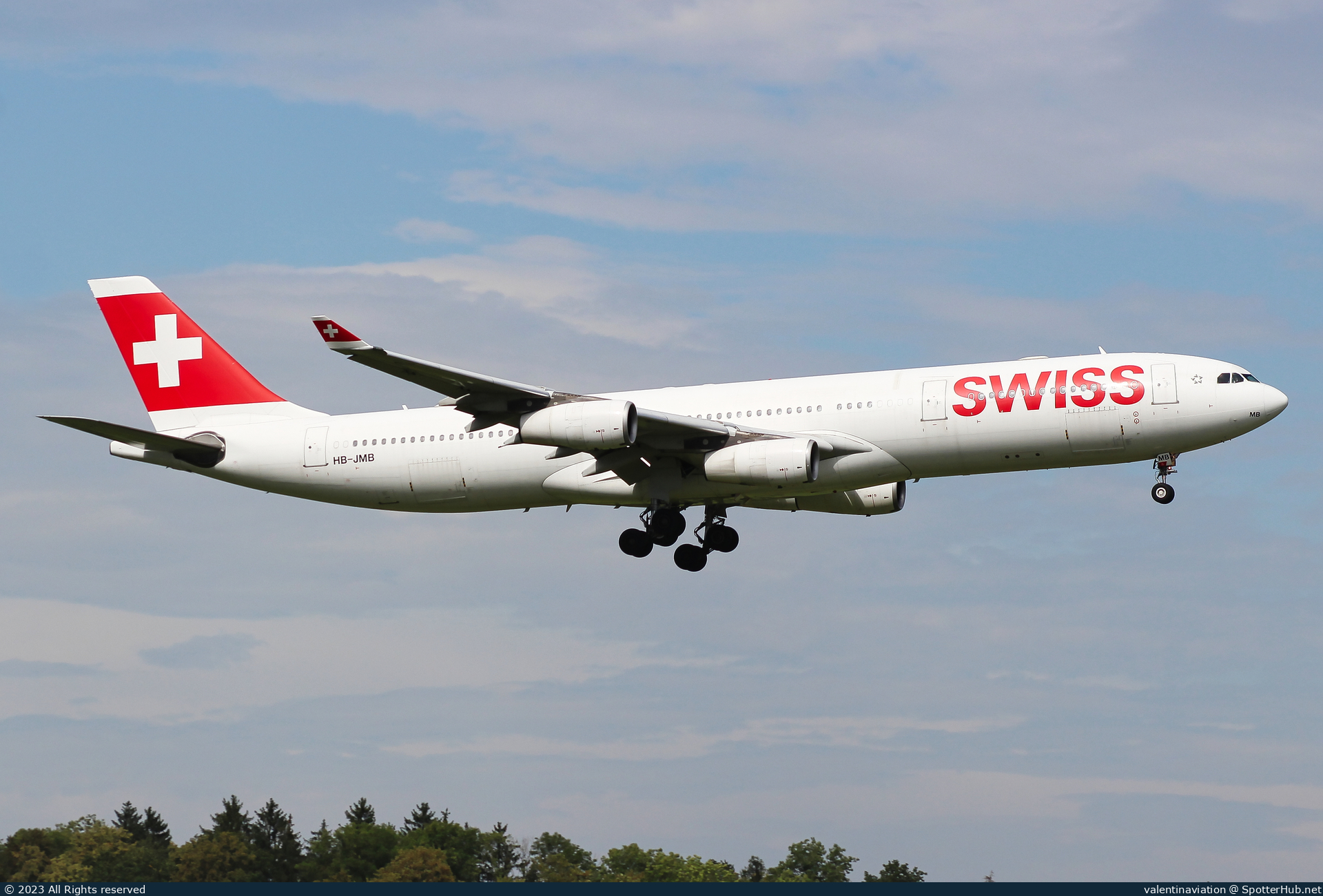 Photo of HB-JMB - Airbus A340-313 operated by Swiss International Air Lines