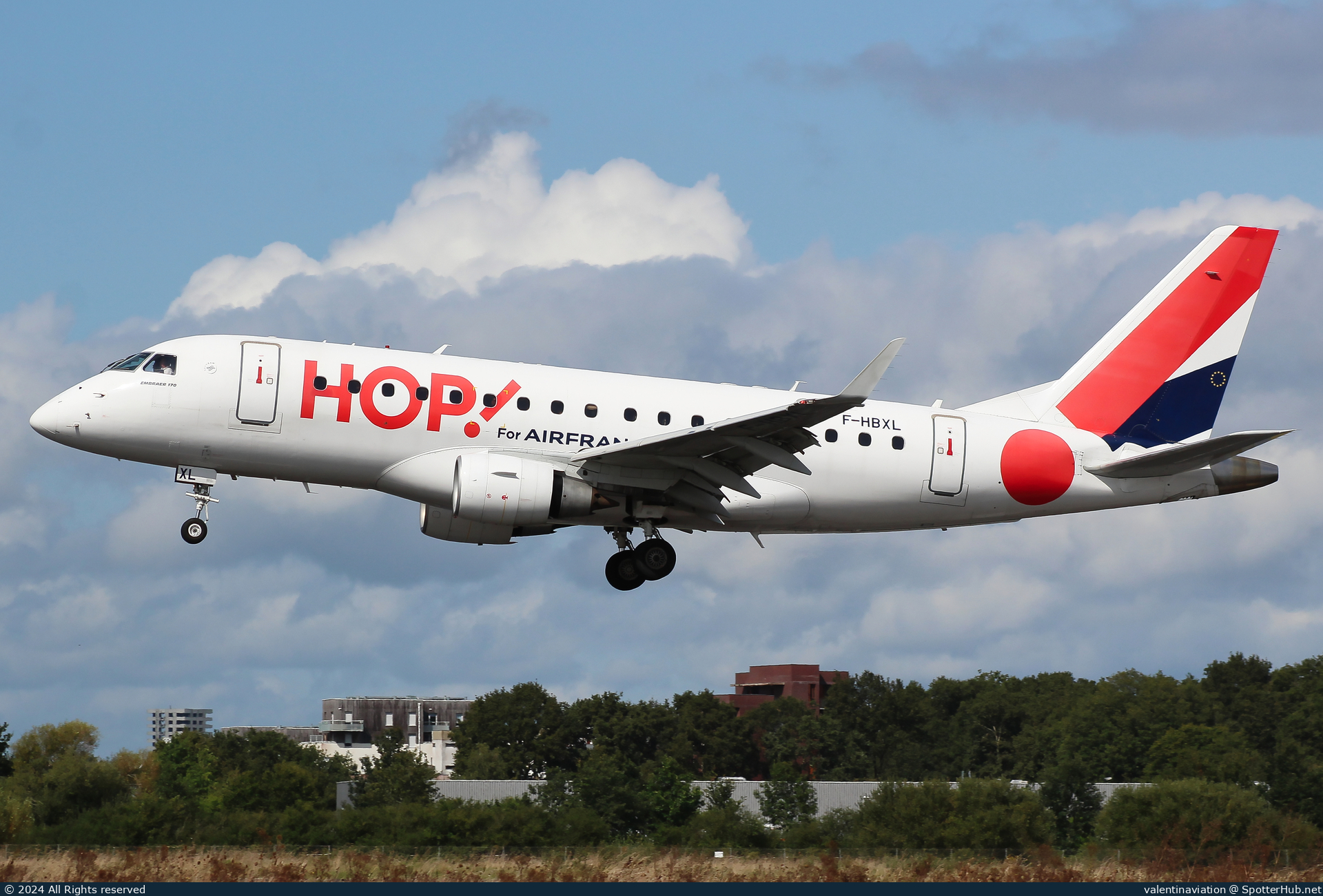 Photo of F-HBXL - Embraer ERJ-170LR operated by Air France HOP