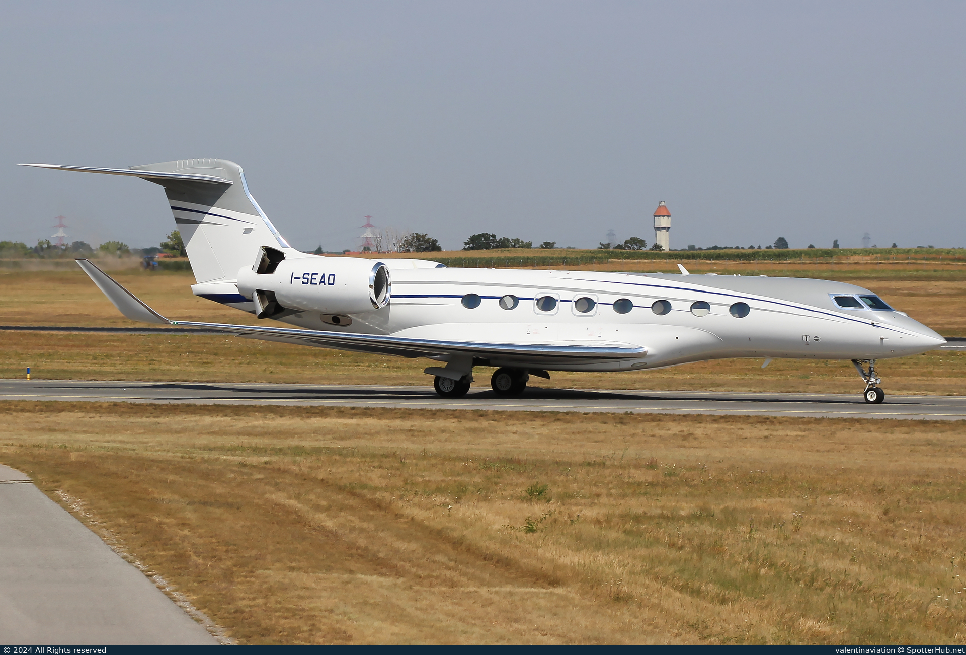 Photo of I-SEAO - Gulfstream G650ER operated by Servizi Aerei