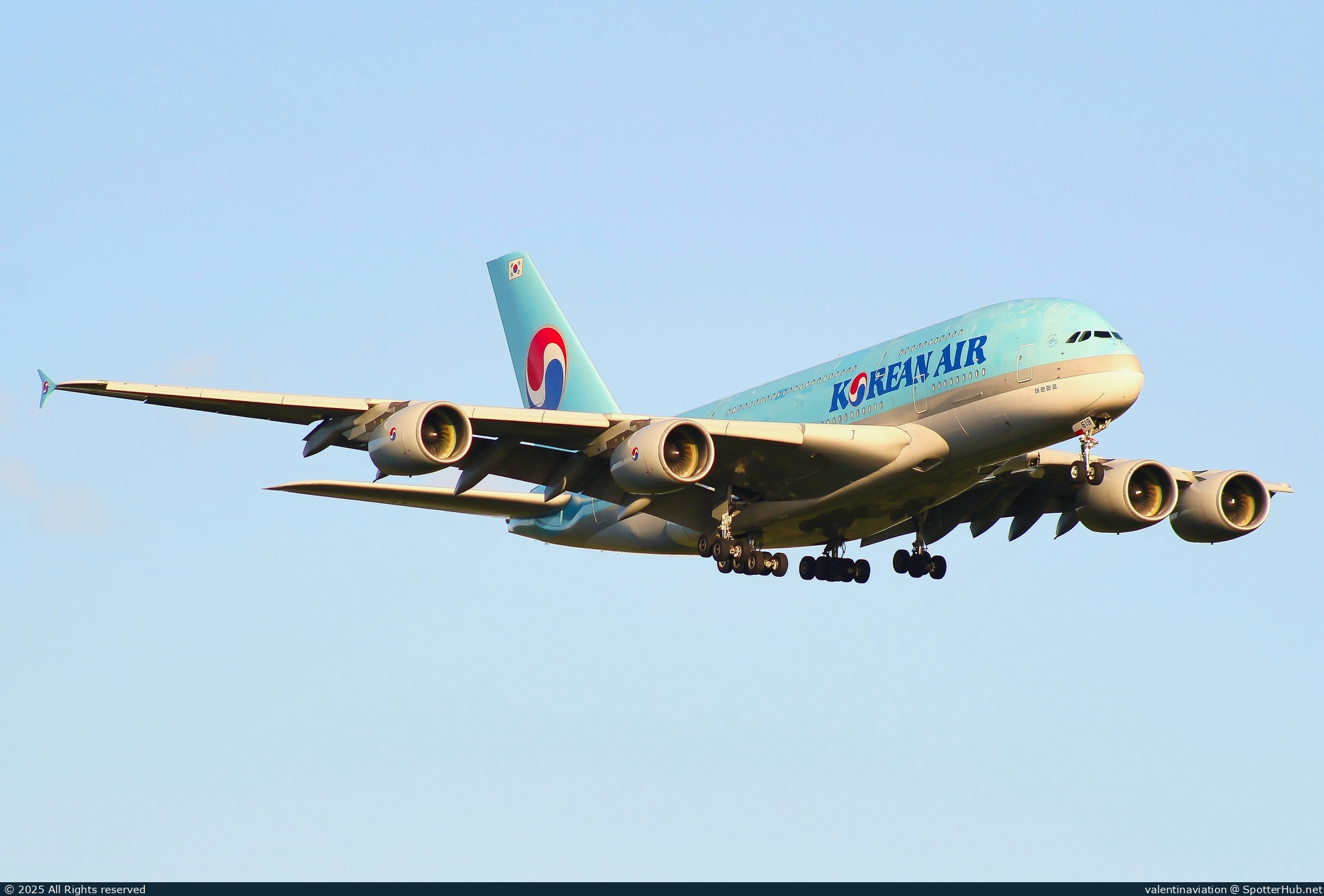Photo of HL7619 - Airbus A380-861 operated by Korean Air