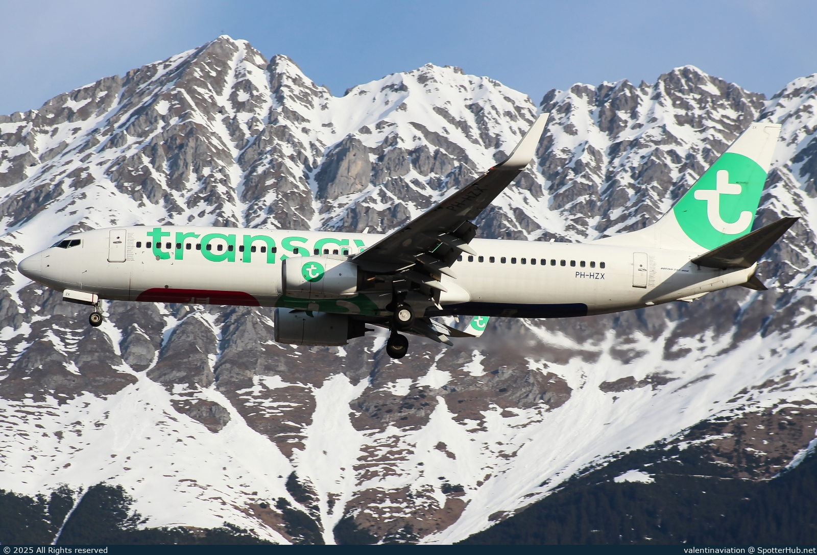 Photo of PH-HZX - Boeing 737-8K2 operated by Transavia