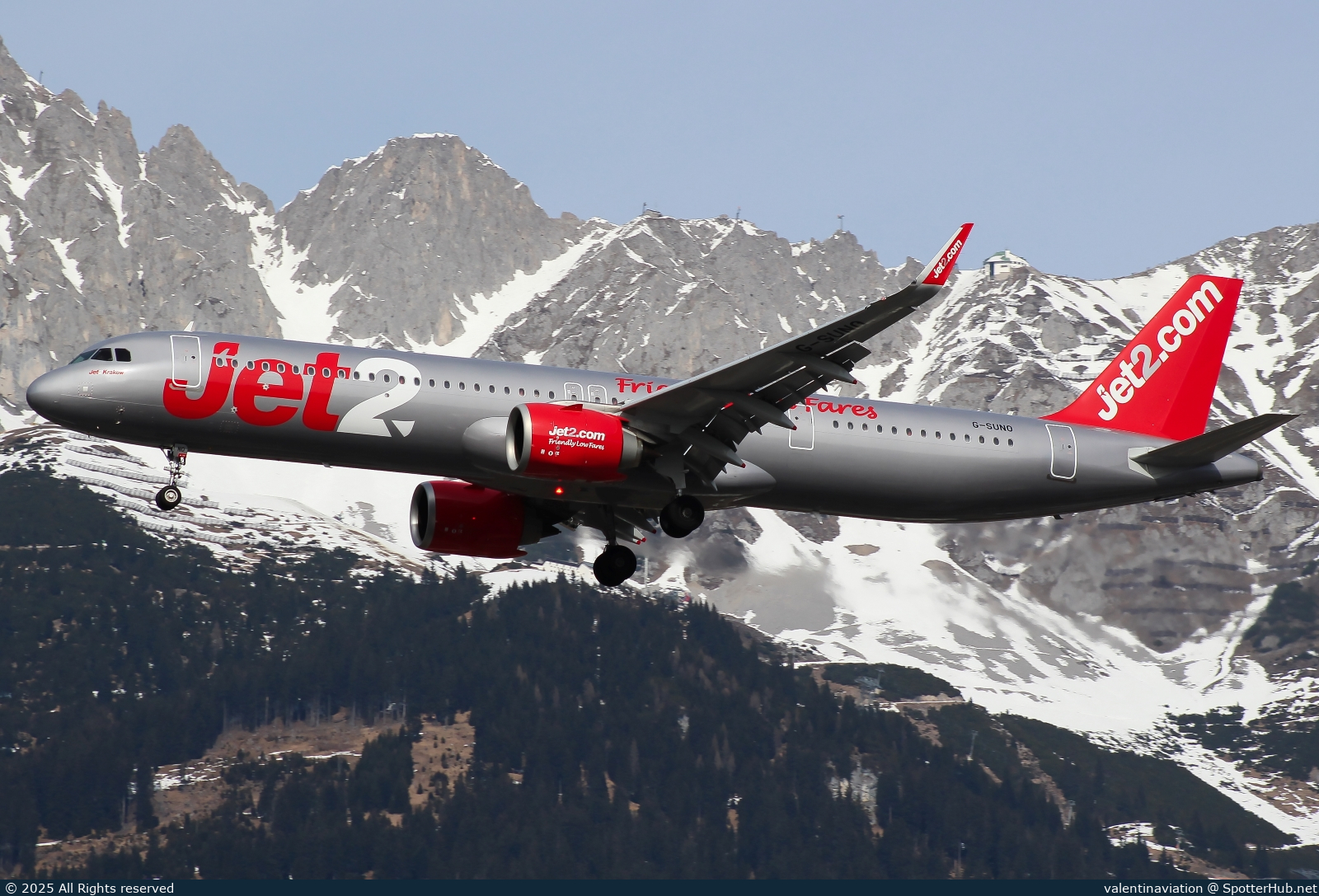 Photo of G-SUNO - Airbus A321-251NX operated by Jet2