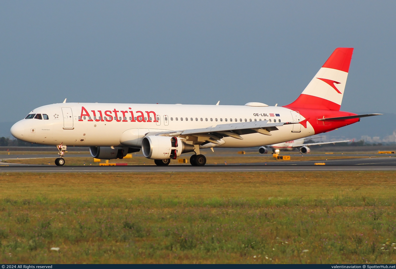 Photo of OE-LBL - Airbus A320-214 operated by Austrian Airlines