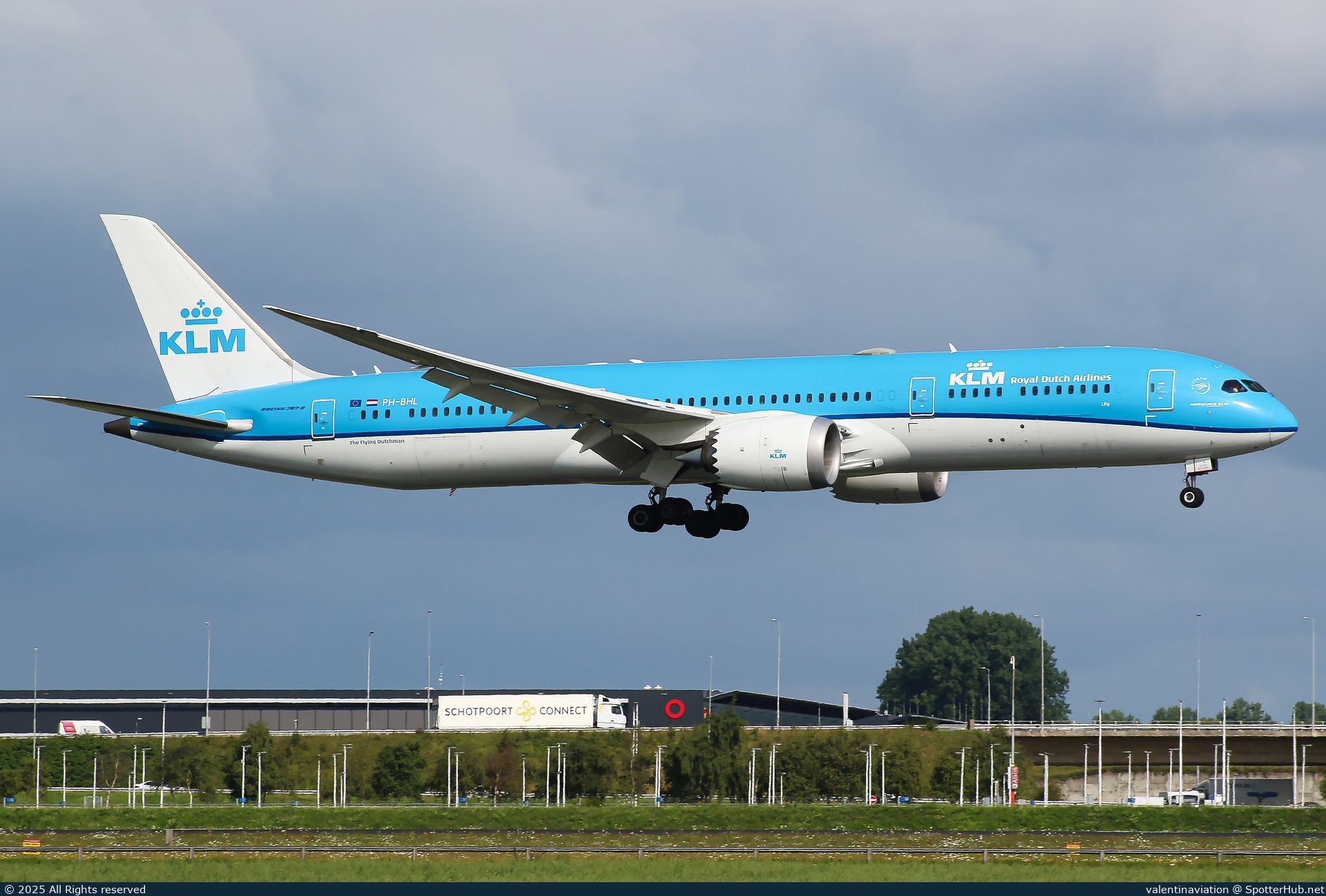 Photo of PH-BHL - Boeing 787-9 Dreamliner operated by KLM Royal Dutch Airlines