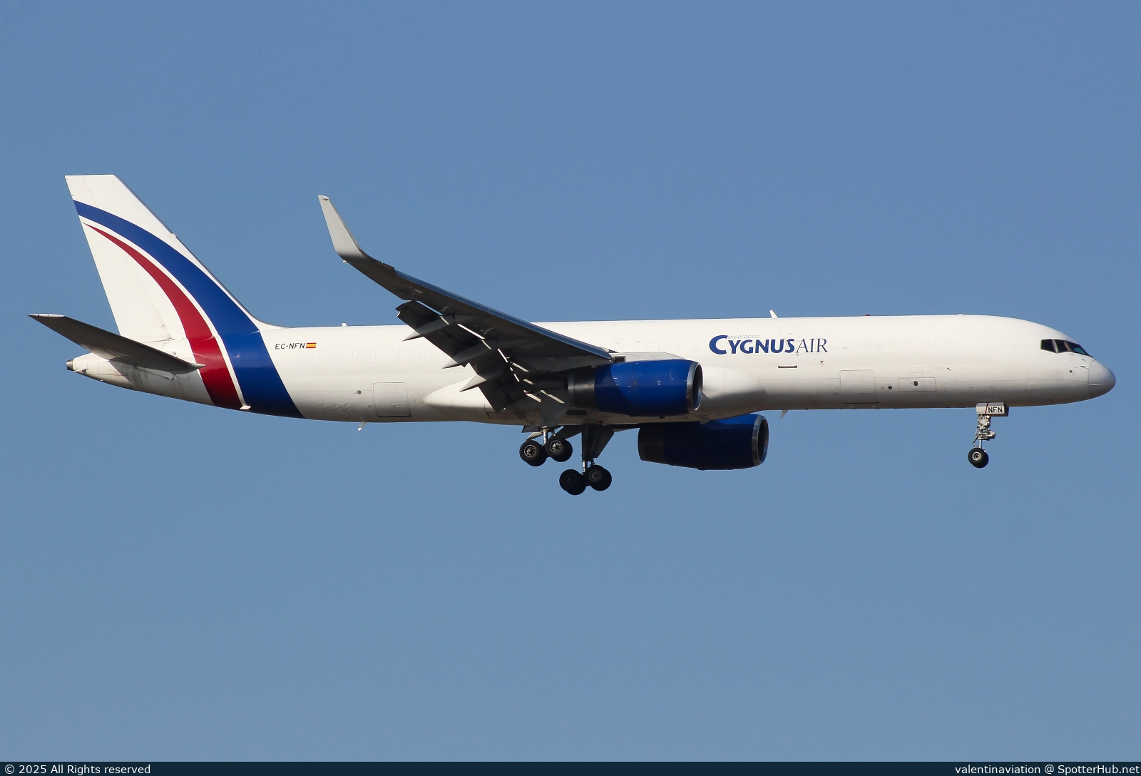 Photo of EC-NFN - Boeing 757-223(PCF) operated by Cygnus Air