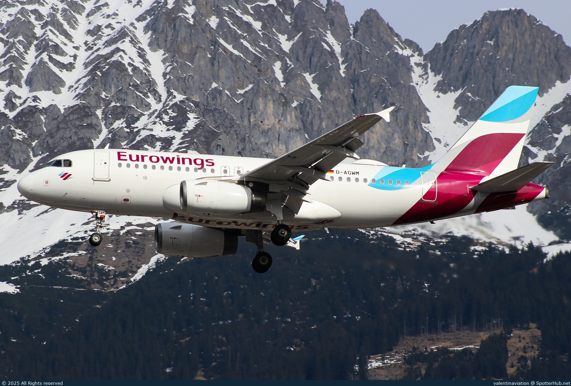Photo of D-AGWM - Airbus A319-132 operated by Eurowings