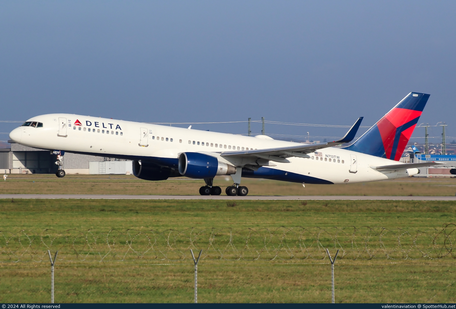 Photo of N713TW - Boeing 757-2Q8 operated by Delta Air Lines