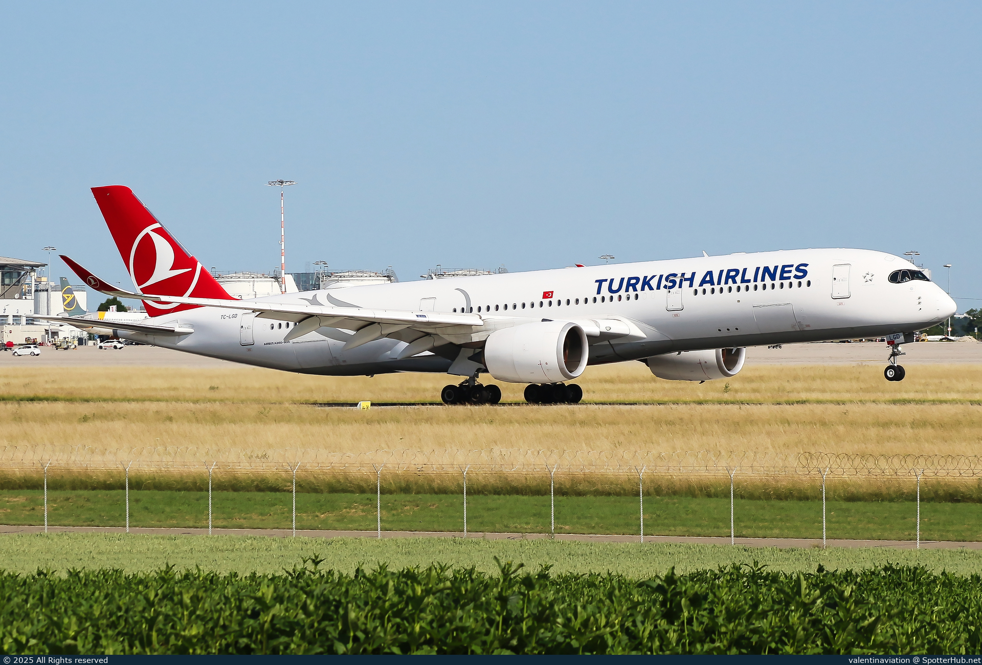 Photo of TC-LGO - Airbus A350-941 operated by Turkish Airlines