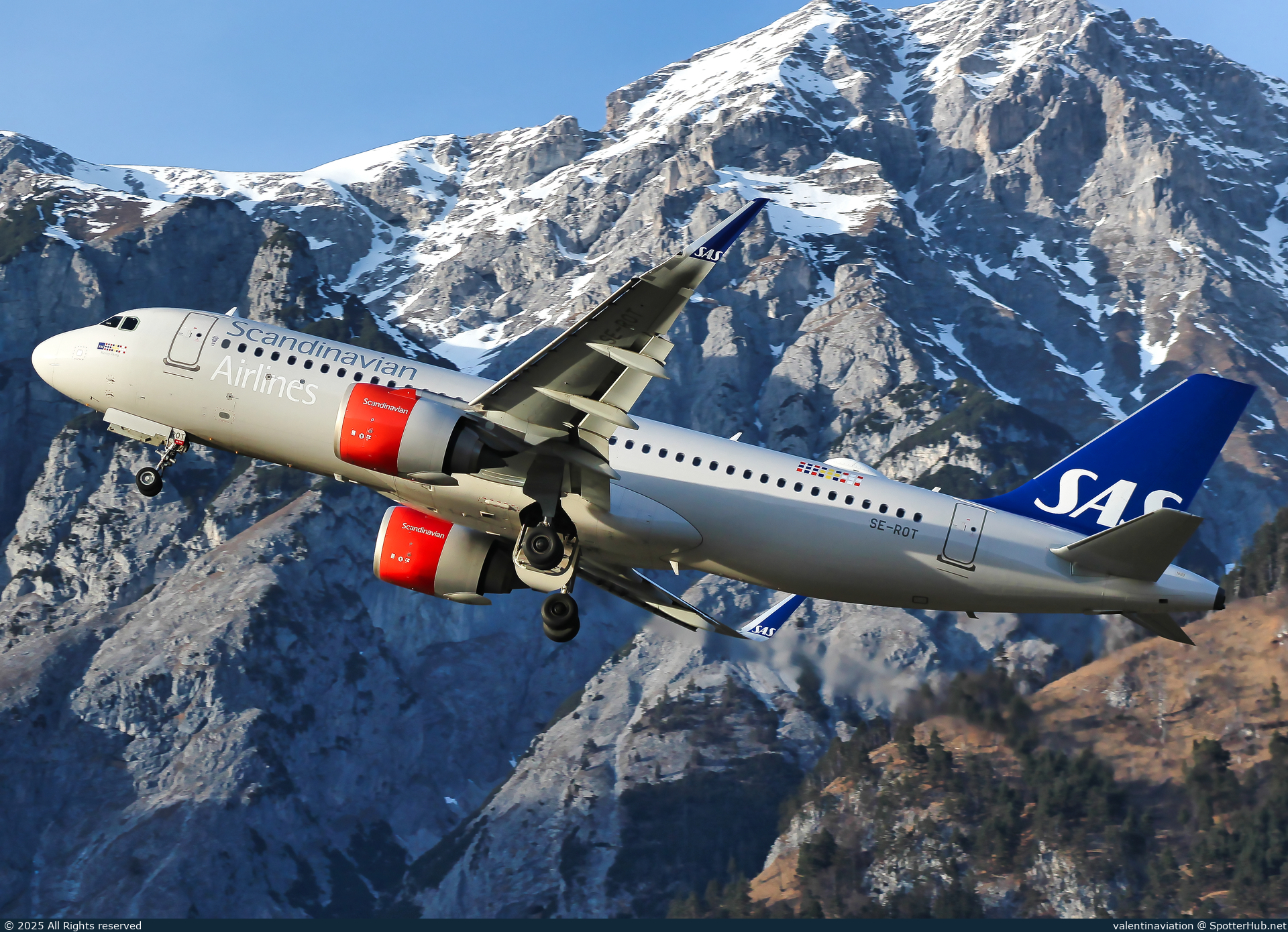 Photo of SE-ROT - Airbus A320-251N operated by SAS Scandinavian Airlines