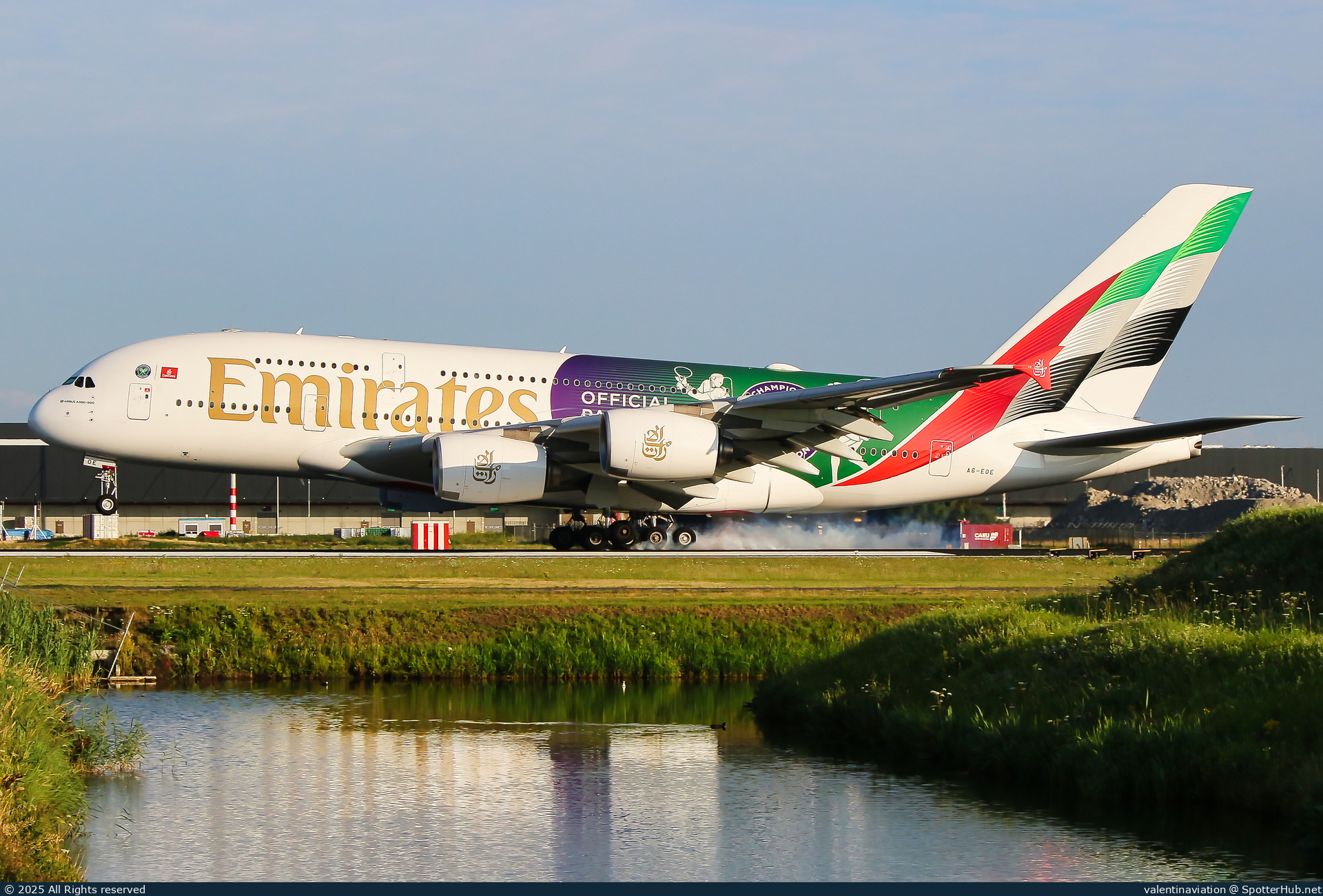 Photo of A6-EOE - Airbus A380-861 operated by Emirates