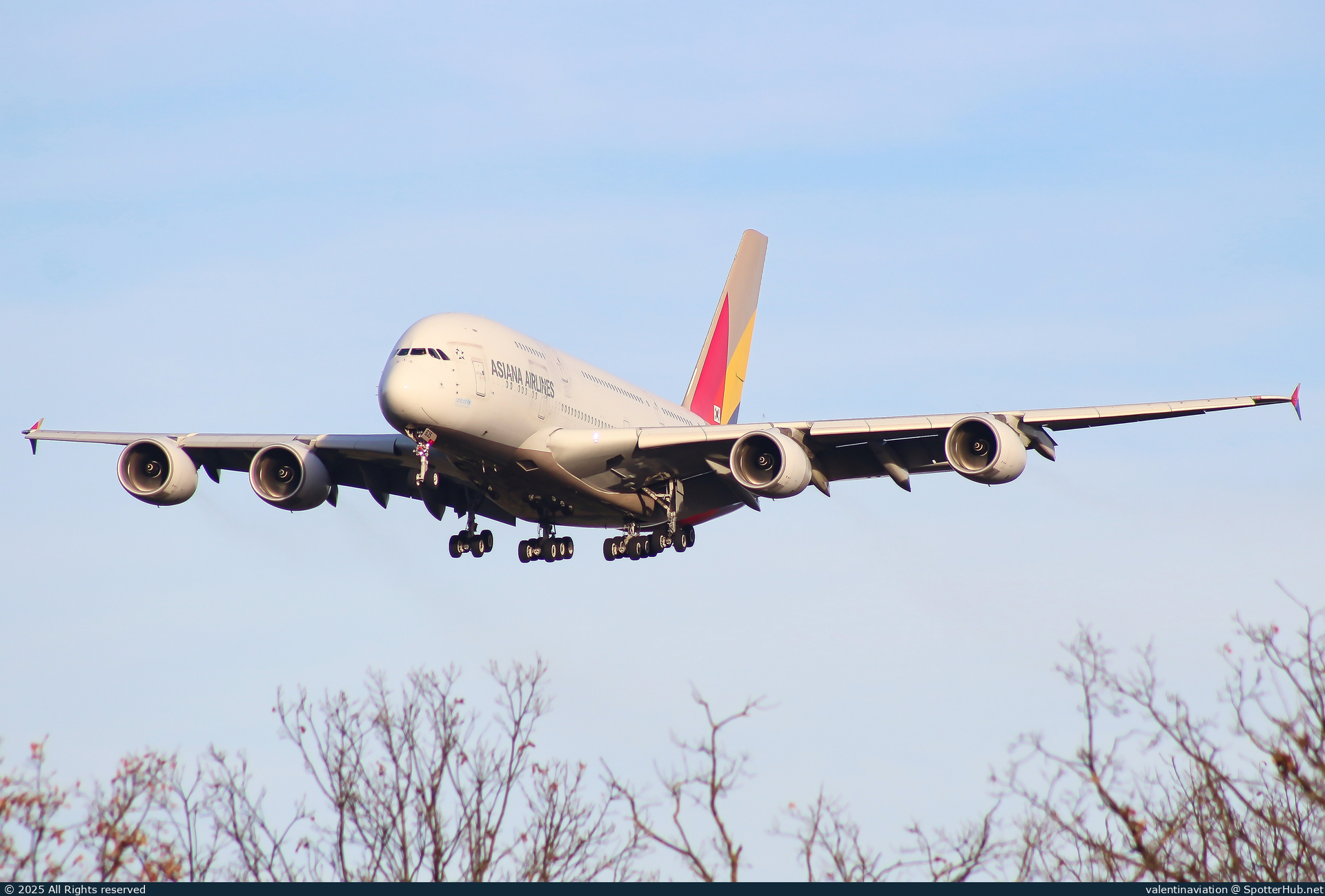Photo of HL7635 - Airbus A380-841 operated by Asiana Airlines