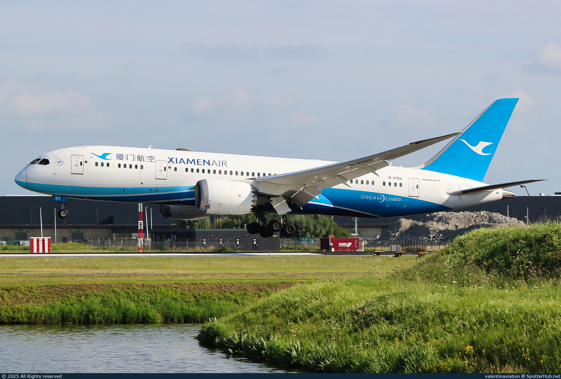 Photo of B-2763 - Boeing 787-8 Dreamliner operated by Xiamen Airlines