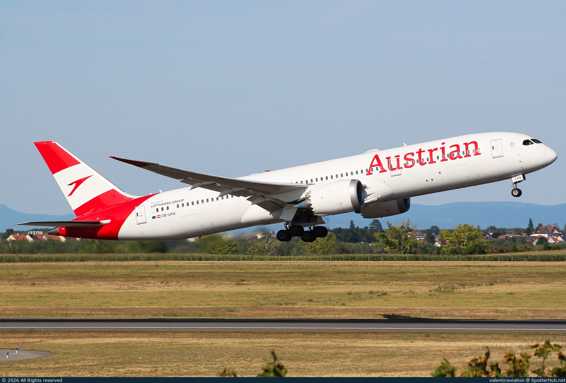 Photo of OE-LPG - Boeing 787-9 Dreamliner operated by Austrian Airlines