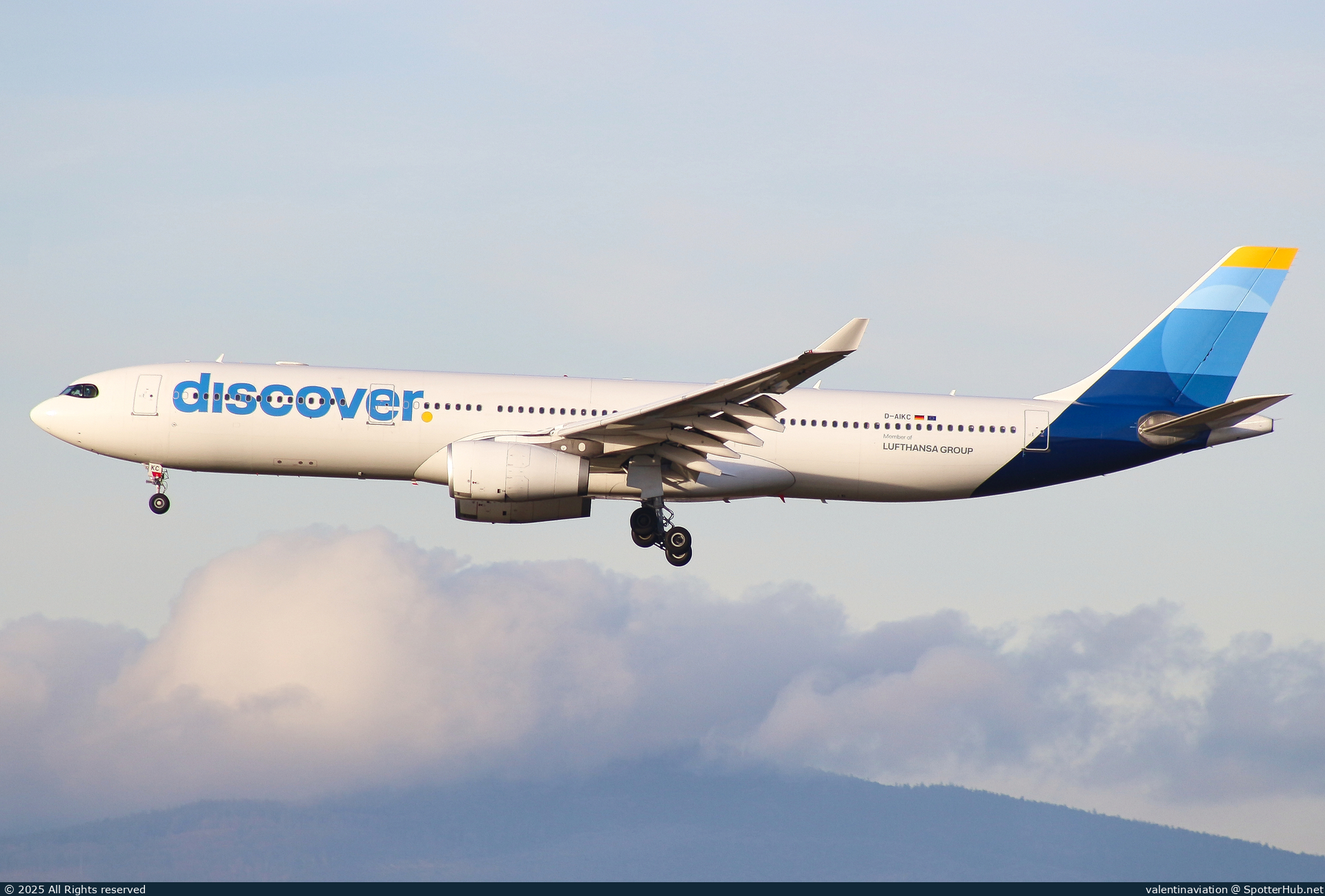 Photo of D-AIKC - Airbus A330-343 operated by Discover Airlines