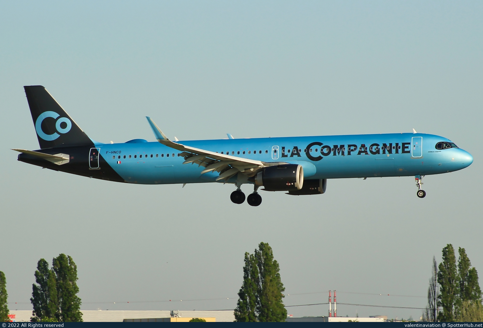 Photo of F-HNCO - Airbus A321-252NX operated by La Compagnie