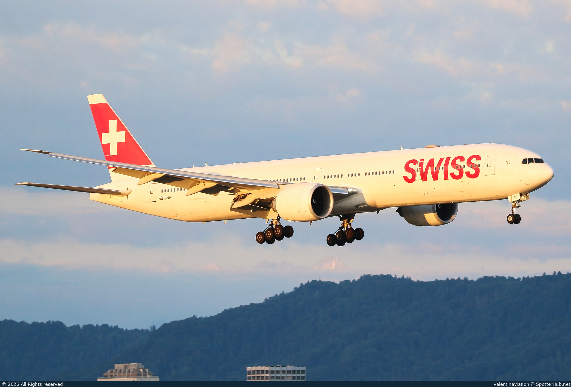 Photo of HB-JNA - Boeing 777-3DE(ER) operated by Swiss International Air Lines