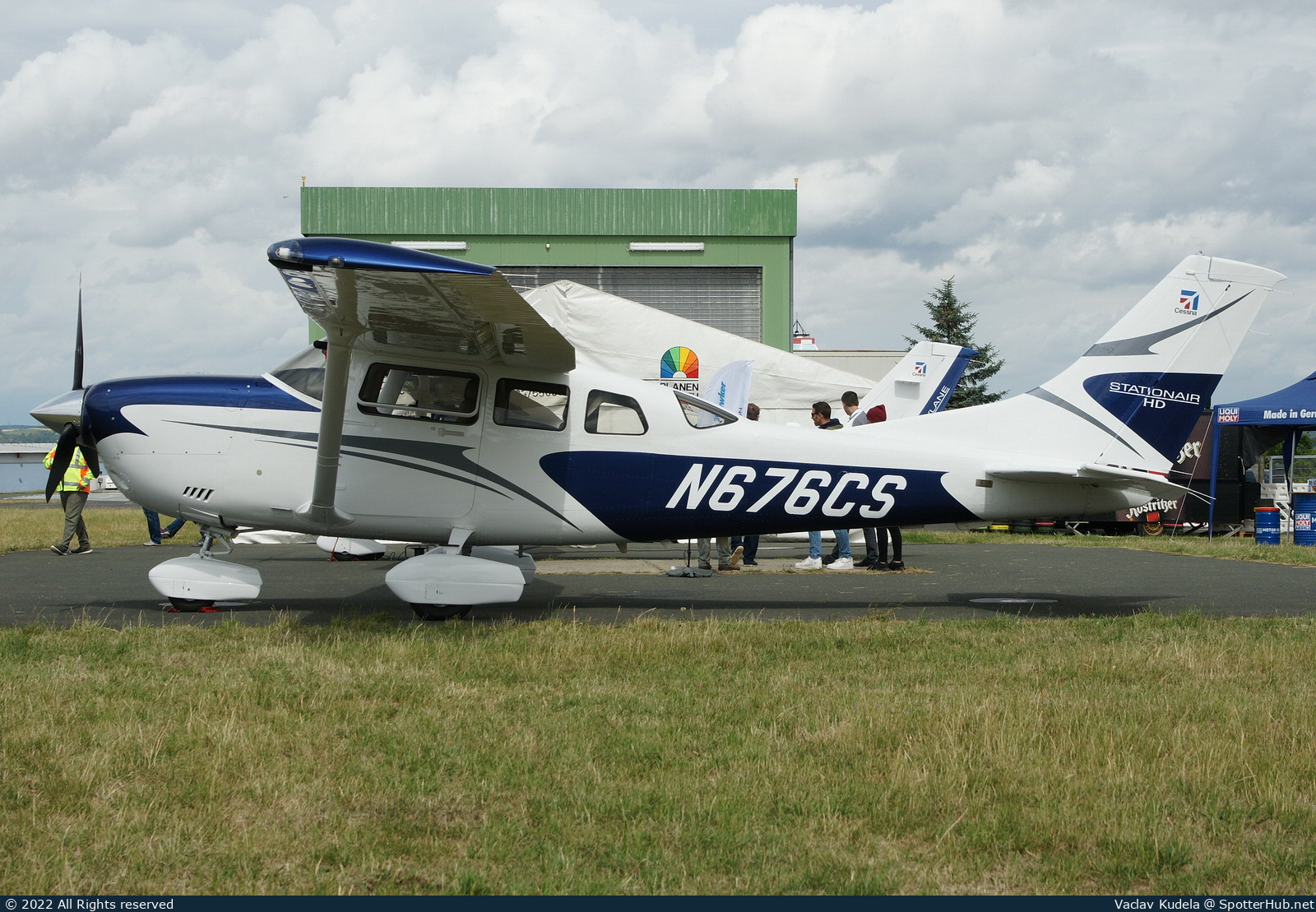 Photo of N676CS - Cessna T206H Turbo Stationair HD operated by Private