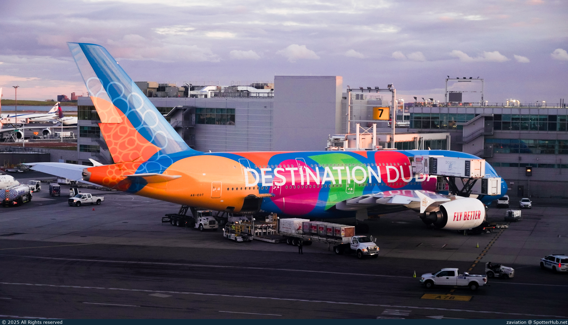 Photo of A6-EOT - Airbus A380-861 operated by Emirates
