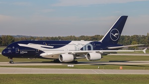 Photo of D-AIMH - Airbus A380-841 operated by Lufthansa