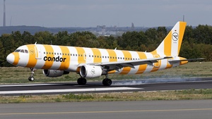 Photo of D-ATCH - Airbus A320-212 operated by Condor