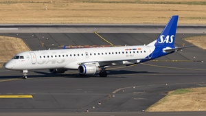 Photo of SE-RSJ - Embraer ERJ-195LR operated by SAS Link