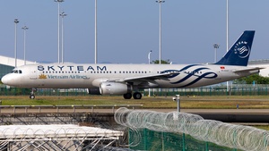 Photo of VN-A327 - Airbus A321-231 operated by Vietnam Airlines