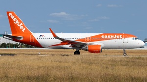 Photo of OE-ICJ - Airbus A320-214 operated by easyJet Europe