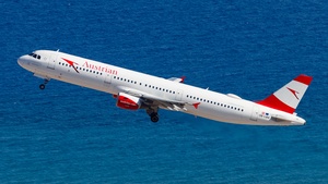 Photo of OE-LBA - Airbus A321-111 operated by Austrian Airlines