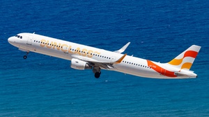 Photo of OY-TCH - Airbus A321-211 operated by Sunclass Airlines