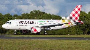 Photo of EC-NCB - Airbus A319-111 operated by Volotea