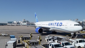 Photo of N769UA - Boeing 777-222 operated by United Airlines
