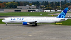 Photo of N59053 - Boeing 767-424(ER) operated by United Airlines