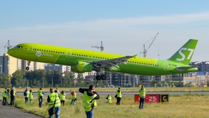 Photo of RA-73438 - Airbus A321-211 operated by S7 Airlines