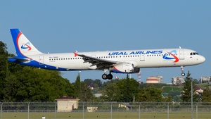 Photo of RA-73845 - Airbus A321-231 operated by Ural Airlines