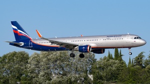 Photo of RA-73727 - Airbus A321-211 operated by Aeroflot