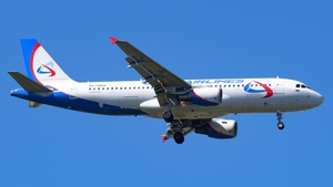 Photo of RA-73825 - Airbus A320-214 operated by Ural Airlines